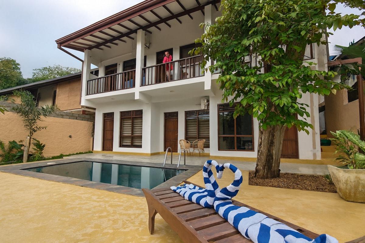 Bentota Luxe Pool View Room3